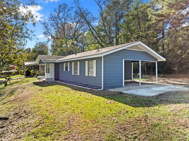 1515 Caradine St in Jasper, TX - Foto de edificio - Building Photo