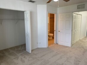 10041 Poppy Hill Dr in Ft. Myers, FL - Building Photo - Building Photo