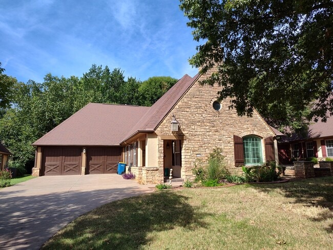 property at 3114 N Madison Ct