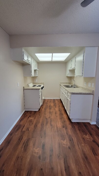 2050 S Euclid Ave in Ontario, CA - Foto de edificio