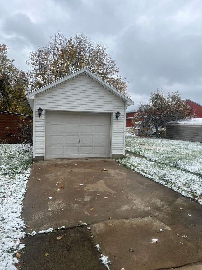 1109 Pennsylvania Ave in Erie, PA - Building Photo - Building Photo