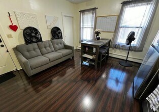 1576 Tremont St, Unit 2 in Boston, MA - Building Photo - Building Photo