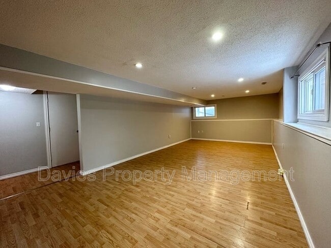 1712-1751 51 St NW in Edmonton, AB - Building Photo - Building Photo