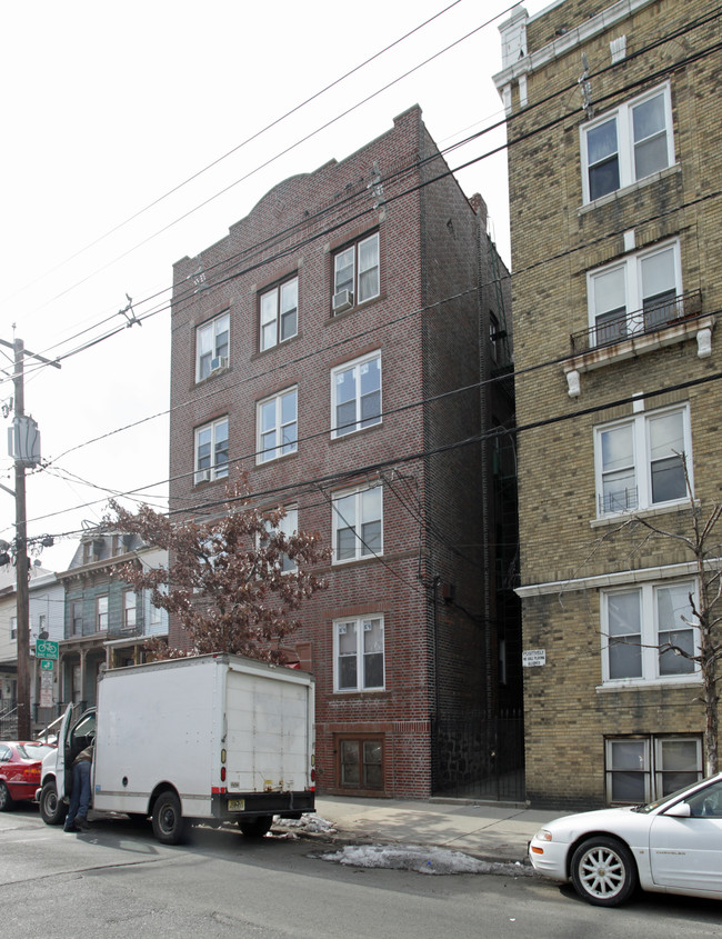 969 Summit Ave in Jersey City, NJ - Building Photo - Building Photo