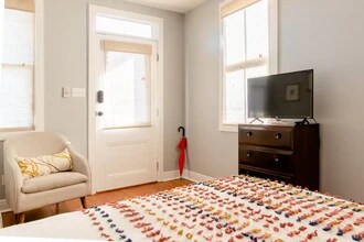 716 Valence St in New Orleans, LA - Building Photo - Building Photo