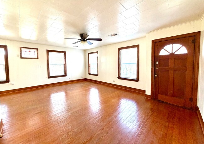 property at 1104 Marie St