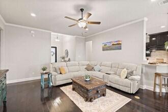 206 S Meadow Dr in Ferris, TX - Building Photo - Building Photo