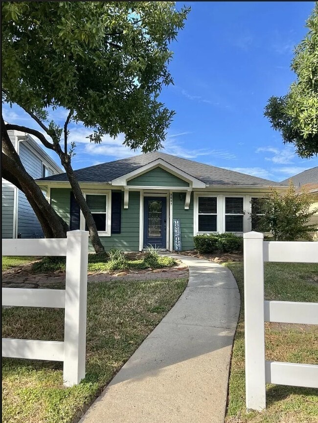 property at 6807 Kingwood Glen Dr