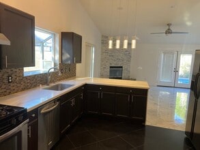 68210 Empalmo Rd in Cathedral City, CA - Building Photo - Building Photo