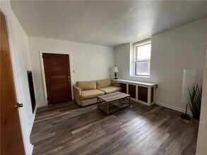 1601 Hillsdale Ave, Unit 2 in Dormont, PA - Building Photo - Building Photo