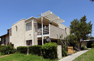 219 E Orangewood Ave in Anaheim, CA - Building Photo
