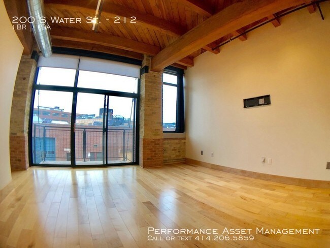 200 S Water St-Unit -212 in Milwaukee, WI - Building Photo - Building Photo