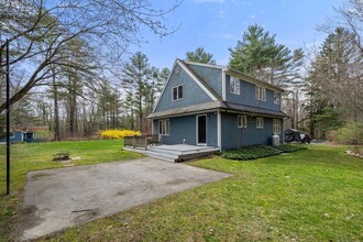 731 Grove St in Norwell, MA - Building Photo - Building Photo
