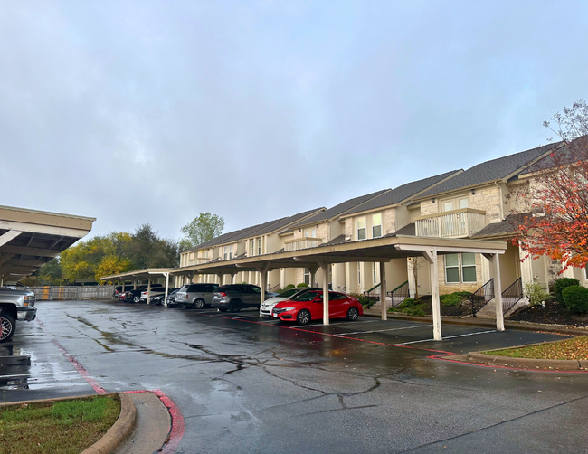 Chisholm Trail Condominium in Round Rock, TX - Building Photo - Building Photo