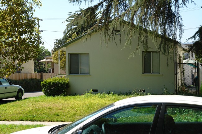 1237 S Orange St in Glendale, CA - Building Photo - Building Photo