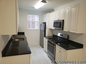 34 Harris St in Brookline, MA - Building Photo - Building Photo