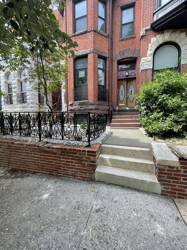 1706 Linden Ave, Unit 2