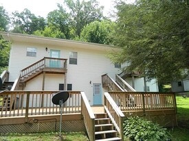 323 Parker Farm Rd, Unit B in Cullowhee, NC - Building Photo