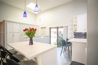 523 Leslie Dr in Hallandale Beach, FL - Building Photo - Building Photo