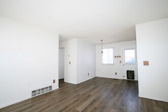 2130 Bainbridge Rd in Colorado Springs, CO - Building Photo - Building Photo