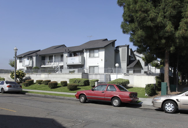 Parkview Terrace Apartments in Anaheim, CA - Foto de edificio - Building Photo