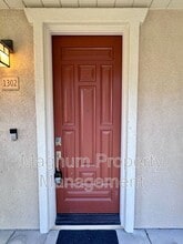 30505 Canyon Hills Rd in Lake Elsinore, CA - Building Photo - Building Photo