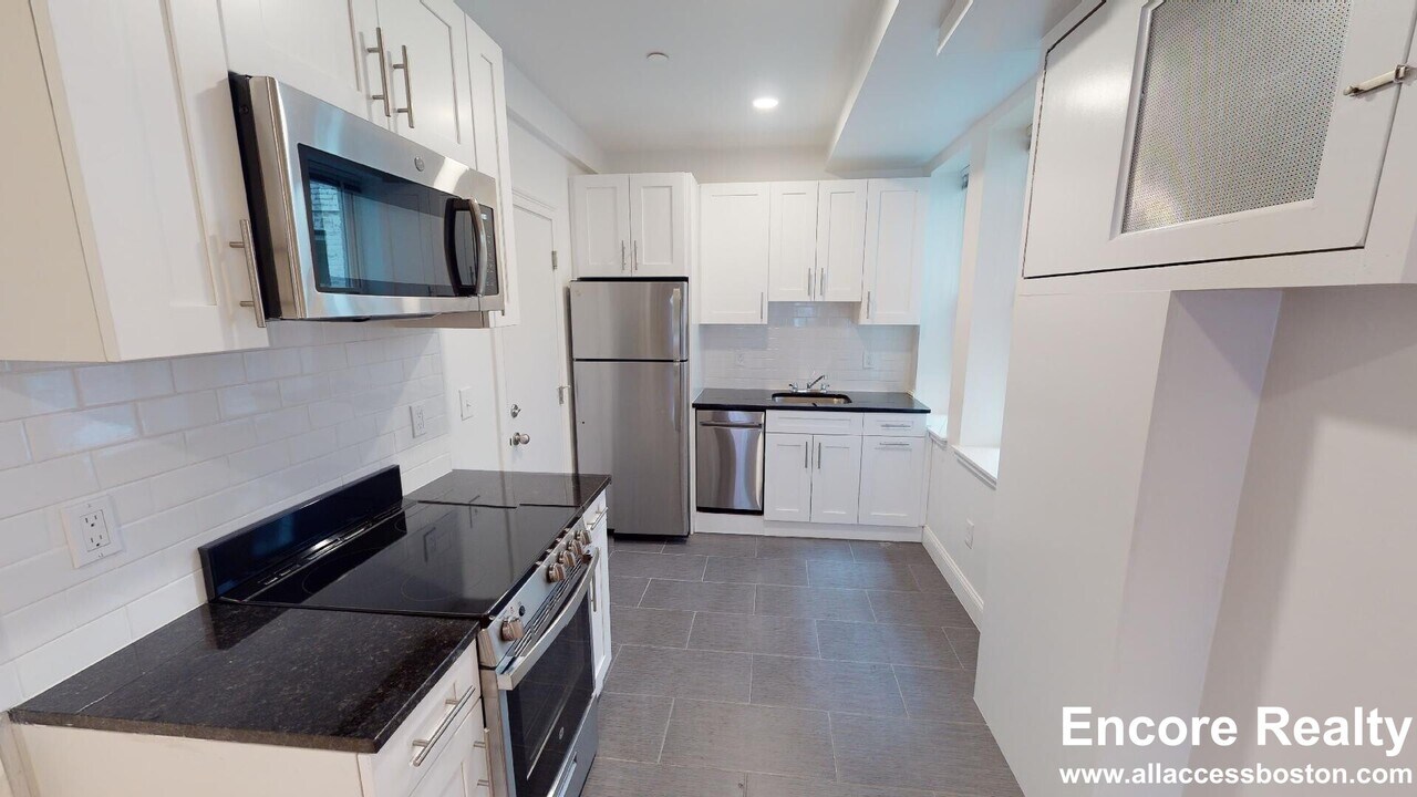 140 Sutherland Rd, Unit #A in Boston, MA - Foto de edificio