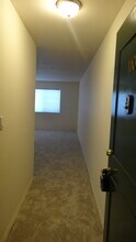 12030 Rochester Ave, Unit 110 in Los Angeles, CA - Building Photo - Building Photo