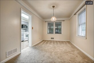 300 Grovethorn Rd in Middle River, MD - Building Photo - Building Photo