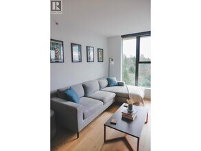 683 W Victoria Park in North Vancouver, BC - Building Photo - Building Photo