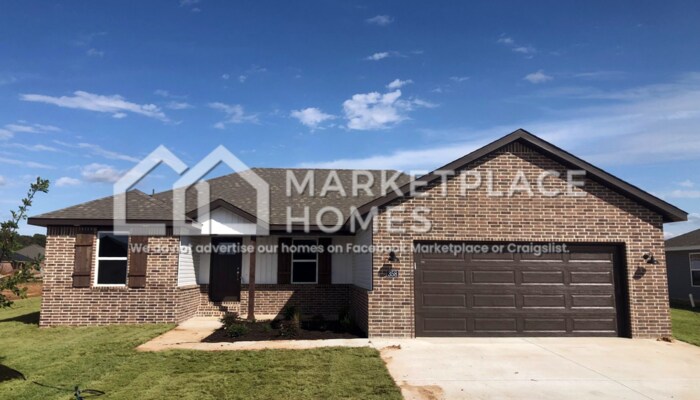 358 N Mojave St in Farmington, AR - Building Photo