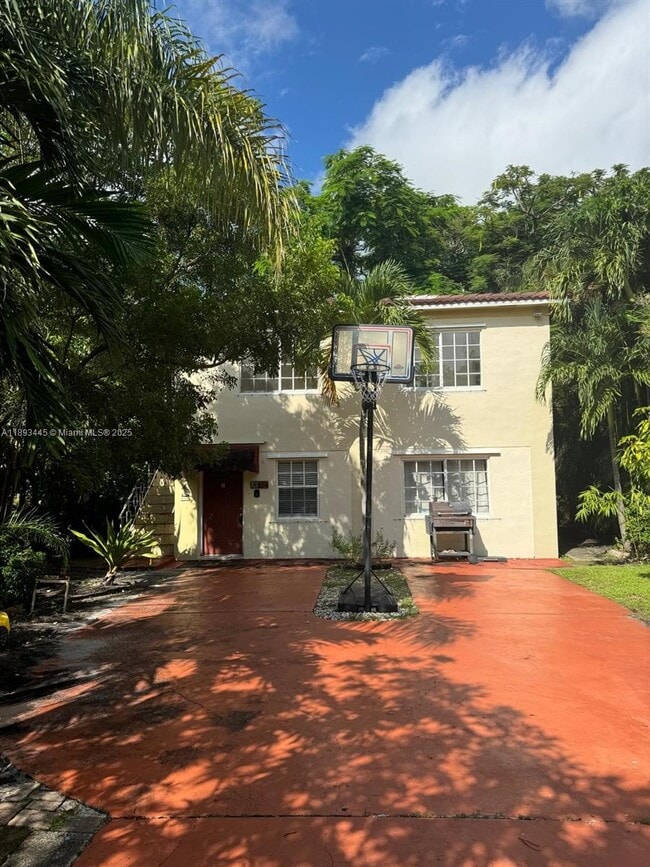 property at 604 SW 2nd Ave