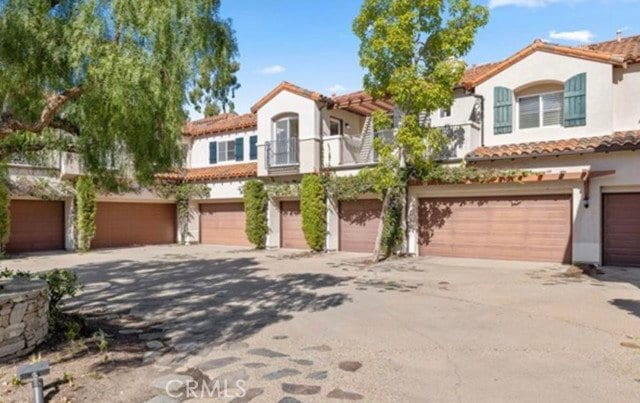 property at 6 Veroli Ct