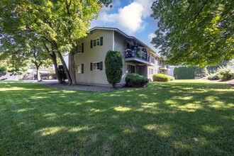 2707 E 32nd Ave in Spokane, WA - Building Photo - Building Photo