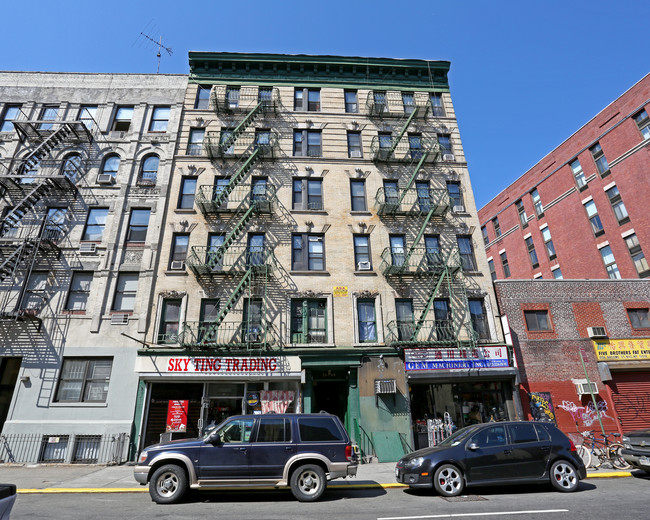 358-360 Broome St in New York, NY - Building Photo - Building Photo