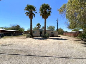 2035 N Sahuara Ave in Tucson, AZ - Building Photo - Building Photo