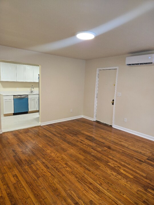 8312 Roanoke Ave in Takoma Park, MD - Building Photo