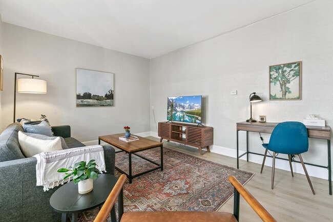 1073 N Downing St in Denver, CO - Foto de edificio - Building Photo