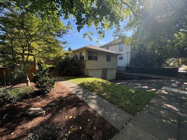 3726 SE 13th Ave