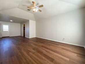 175 Spring Water Ln in China Spring, TX - Building Photo - Building Photo