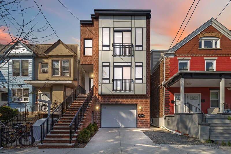 103 Orient Ave in Jersey City, NJ - Building Photo