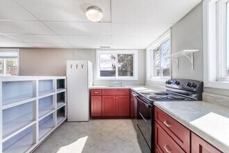 84 E Main St in Brevard, NC - Building Photo - Building Photo