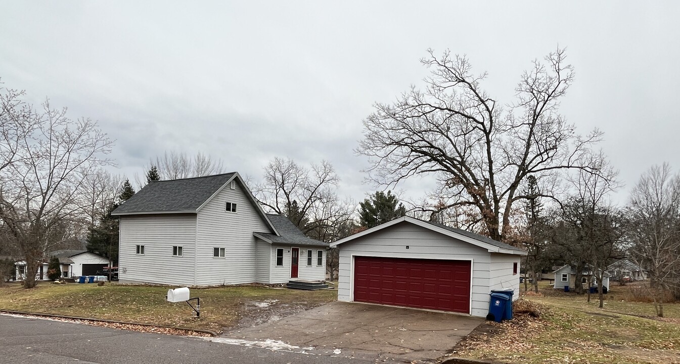 1017 2nd St in Spooner, WI - Building Photo