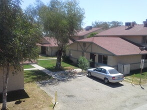 1730 W Brighton Ave, Unit #D in El Centro, CA - Building Photo - Building Photo