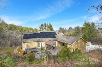 24 Lamplighter Ln in Weaverville, NC - Building Photo - Building Photo