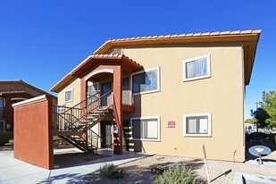 Valley Vista Apartments in Las Vegas, NV - Building Photo