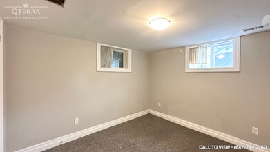 2-240 Markham Rd in Toronto, ON - Building Photo - Building Photo