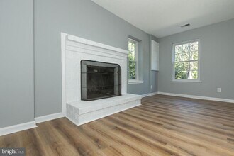 13640 Deerwater Dr in Germantown, MD - Building Photo - Building Photo