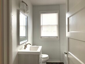 513 Eleanor Ave, Unit downstairs duplex in San Antonio, TX - Foto de edificio - Building Photo