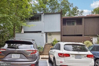 2031 Approach Ln in Reston, VA - Building Photo - Building Photo